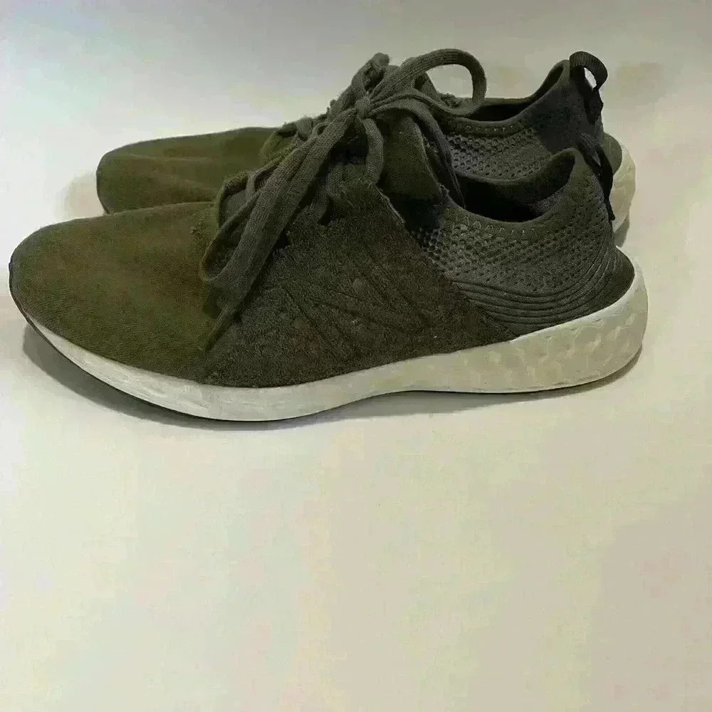 New Balance kids fresh foam Cruz v1 bungee running shoe  size 6.5 green